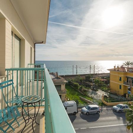 Casa Acqua Marina - 1 Min From The Sea, Wi-Fi & Air Conditioning, Sea View Balcony Bordighera Eksteriør bilde